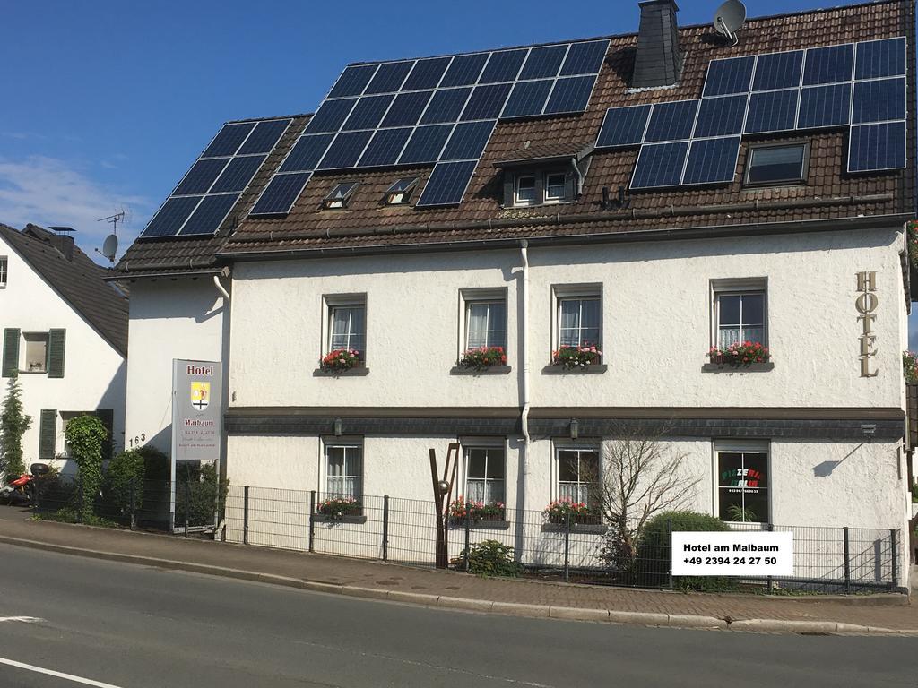 Hotel Am Maibaum Neuenrade Exteriör bild